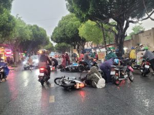 Xử lý xe máy bị trượt bánh 